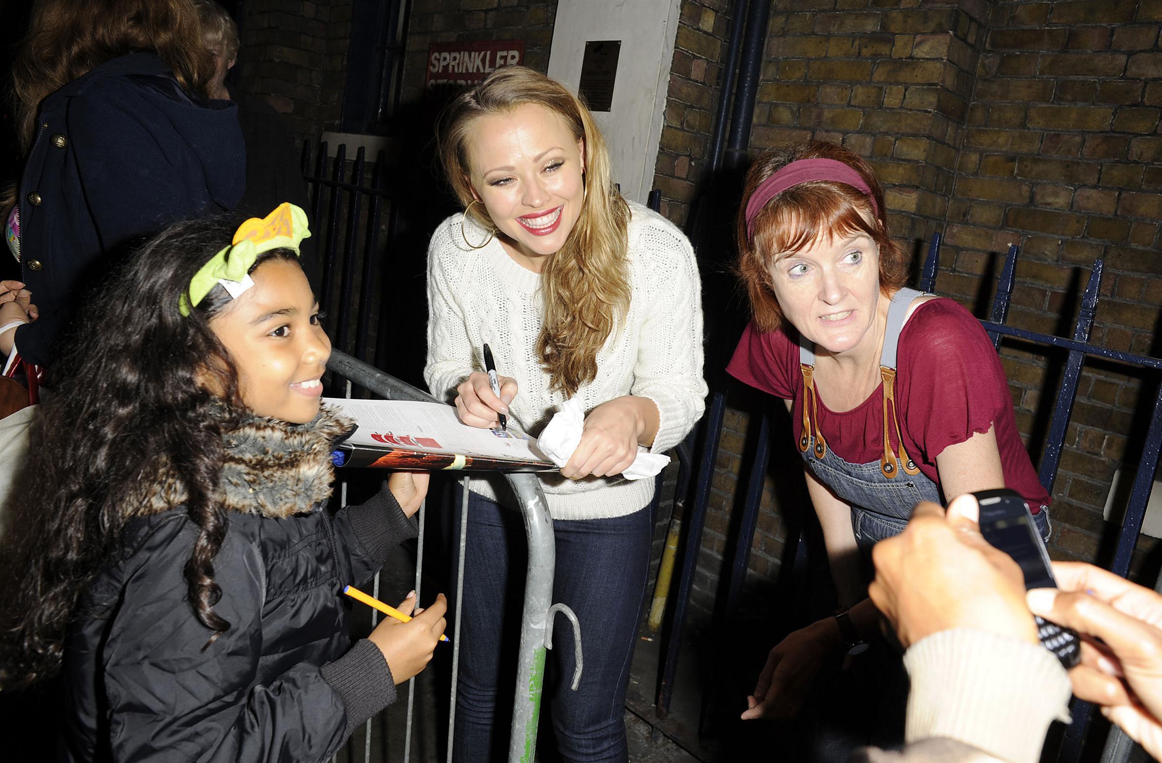 Kimberley Walsh mobbed by screaming fans as she leaves the Theatre Royal | Picture 102200